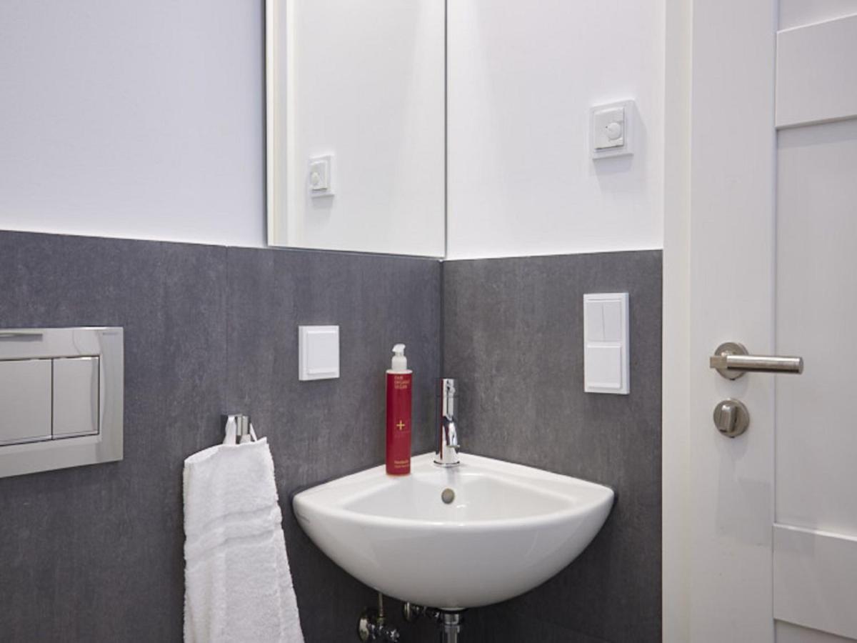 Reetland Am Meer - Luxus Reetdachvilla Mit 3 Schlafzimmern, Sauna Und Kamin F15 Dranske Extérieur photo